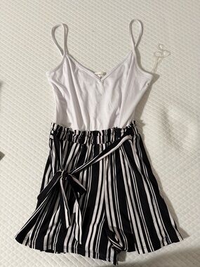 Ultra Flirt White V-Neck Sleeveless Cami